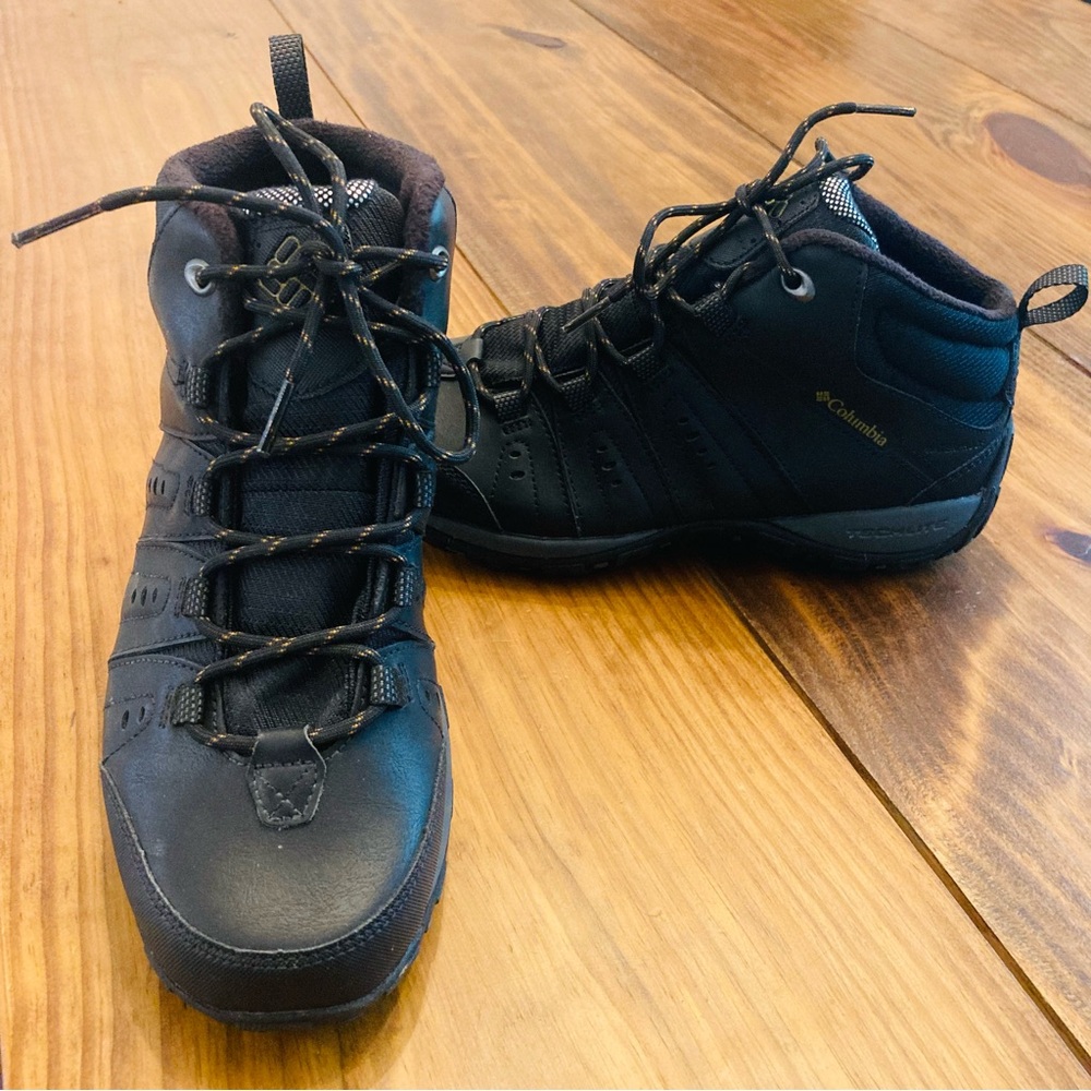 Columbia Woodburn II Leather Chukka Omni Heat Waterproof Boots